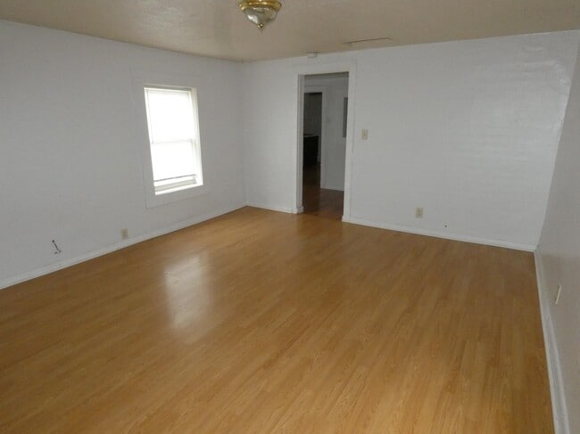 Building Photo - 107 Pearl St