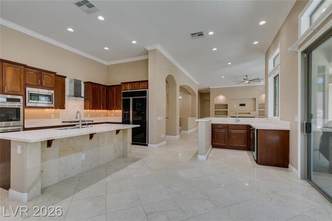 Building Photo - Elegant Anthem Country Club Residence with Spa, Balcony & 3-Car Garage
