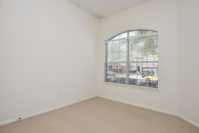 Building Photo - 20711 Rainmead Dr