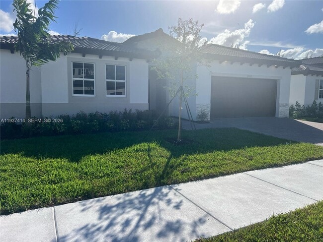 Building Photo - 2422 SE 30th St