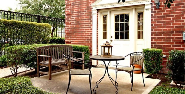 Building Photo - 824 Bering Dr