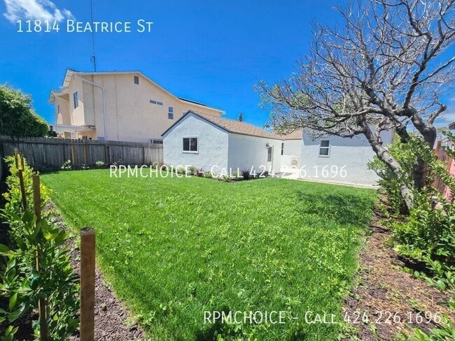 Building Photo - 11814 Beatrice St