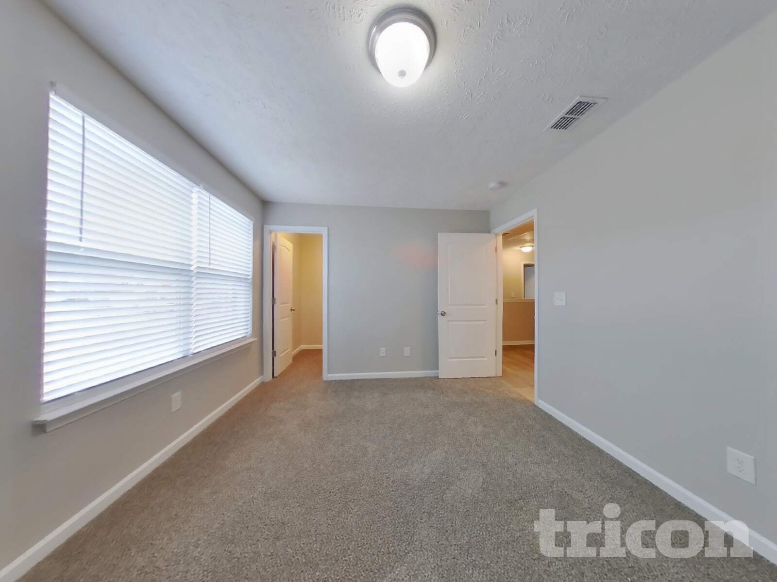 Building Photo - 1301 Rainglen Cove