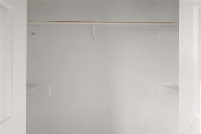 Building Photo - 1219 W Carmen Ave