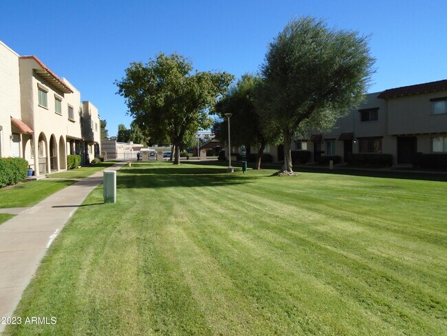 Building Photo - 6933 E Osborn Rd