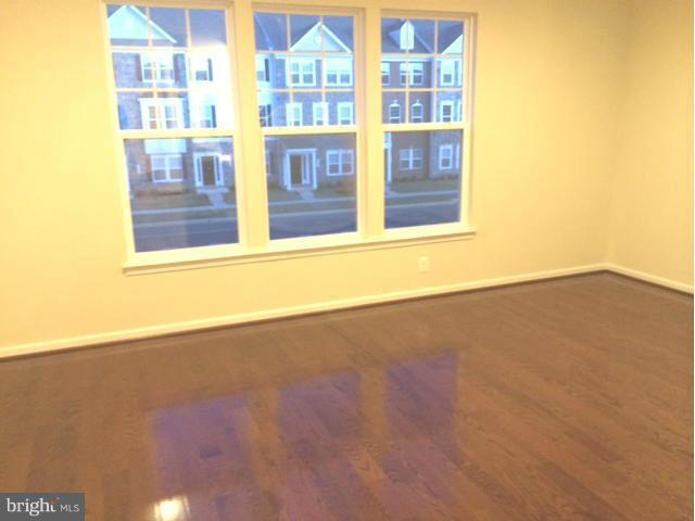 Building Photo - 25631 Pleasant Valley Rd