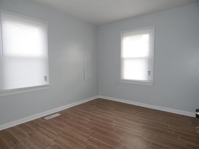 Building Photo - 1019-B Mckee