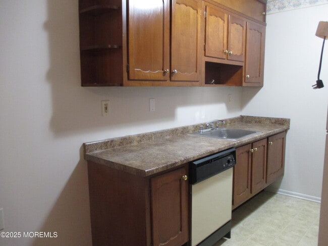 Building Photo - 308B W Malvern Ct
