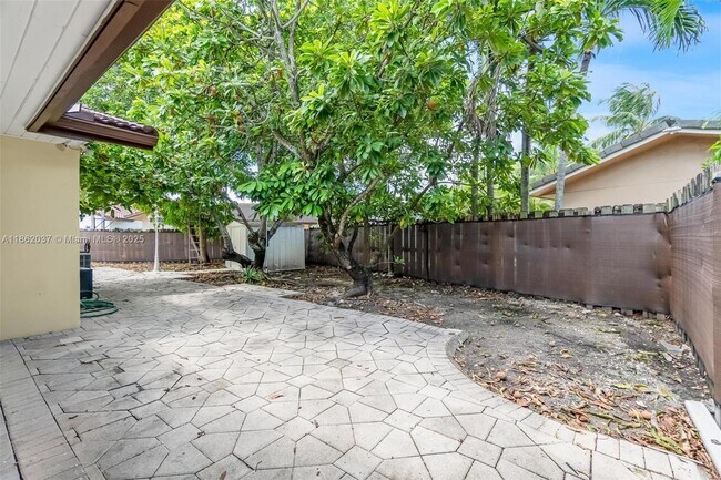 Building Photo - 6234 SW 151st Ct