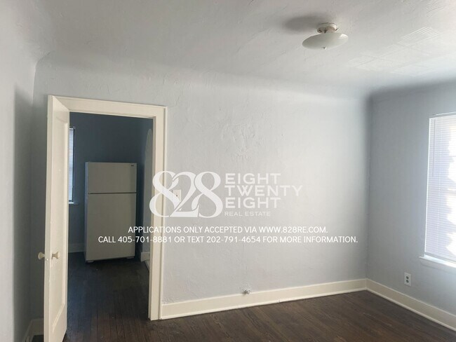 Building Photo - Historic 2nd Level Apartment Minutes from the Plaza District in OKC!