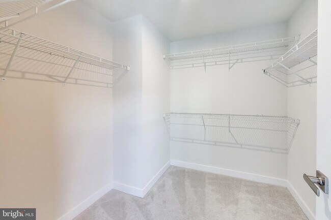 Building Photo - 11330 Meridian Hill Way