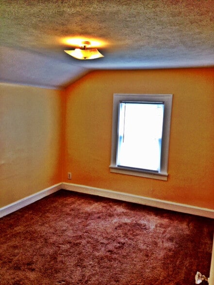 Building Photo - 23246 Alexander Rd