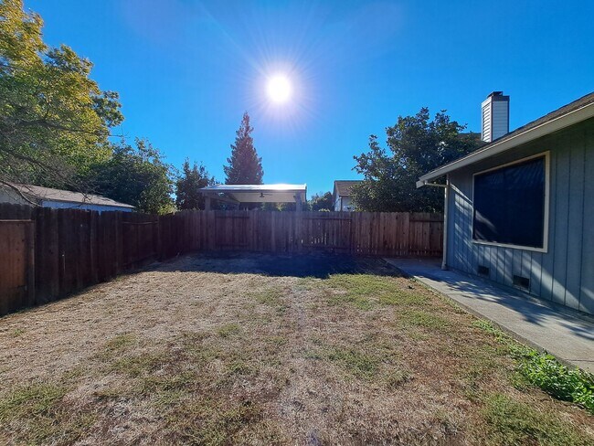 Building Photo - 143 Buttercup Cir