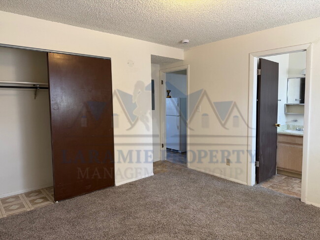 Building Photo - 1 Bed 1 Bath Apartment