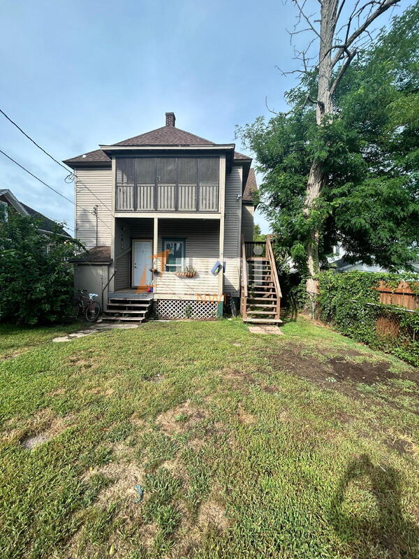 Building Photo - 1122 Spring St