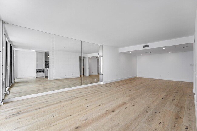 Building Photo - 1701 S Flagler Dr