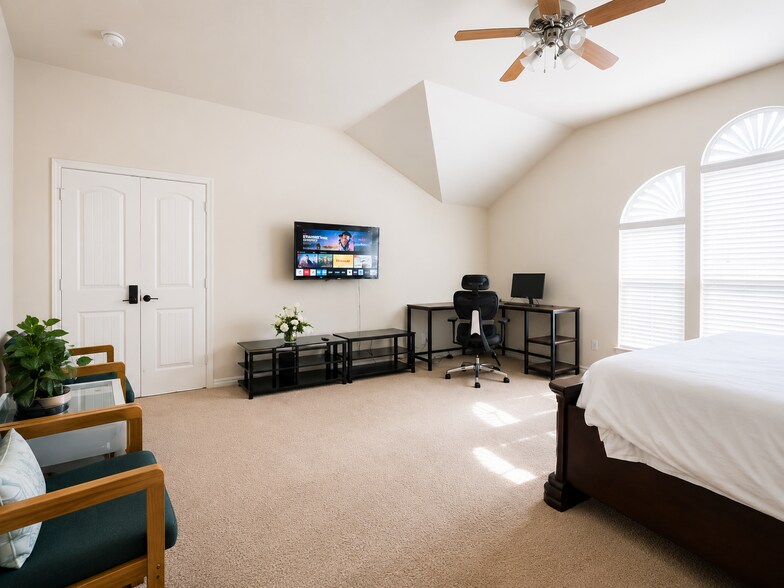 Building Photo - 3209 Silver Springs Way