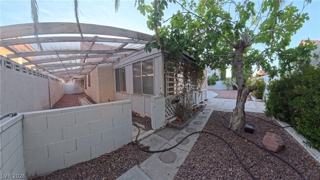 Building Photo - 4844 Jadero Dr