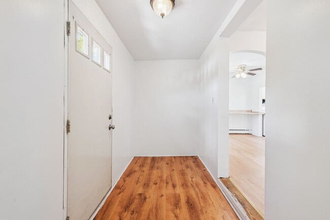 Building Photo - Stunning 2 Bedroom home in Greensburg avai...