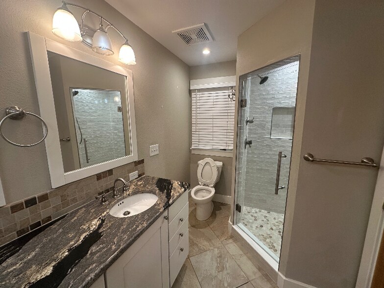 Building Photo - 1500 La Reatta Ct