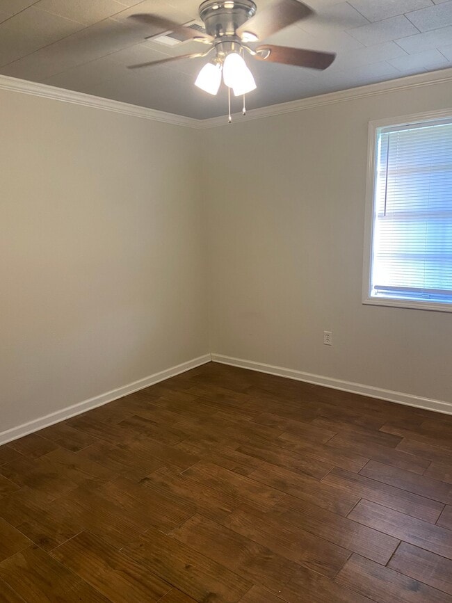 Building Photo - 101 Greenlawn Pl