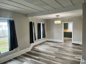Building Photo - 408 N Van Dorn St