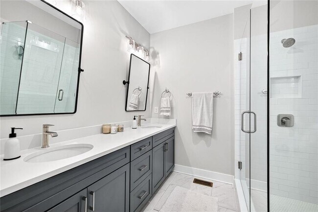 Building Photo - 4465 Dalston Dr