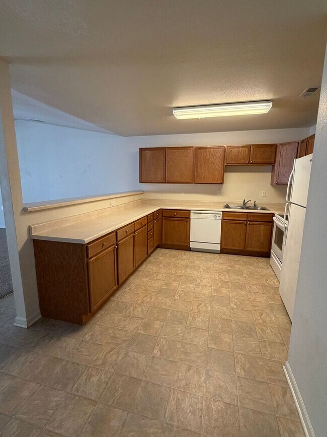 Building Photo - 20944 Honest Ln