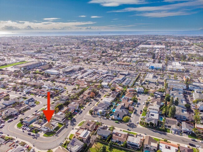 Building Photo - Now Available for Lease Beautiful 4 Bedroom Home with Basement