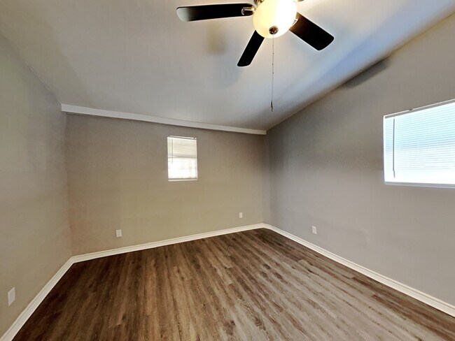 Building Photo - 1611 La Manda Blvd