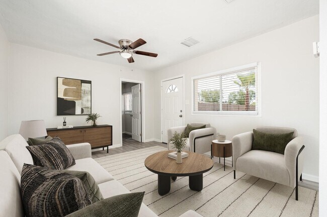 Building Photo - 744 W Coolidge St