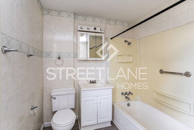 Building Photo - Charming 3 Bedroom in Columbus!