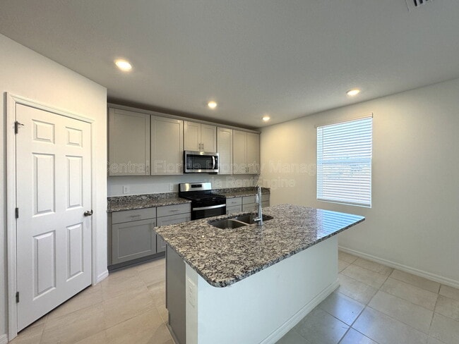 Building Photo - 2958 Sunstar Dr