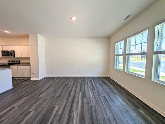 Building Photo - Tyler Gardens