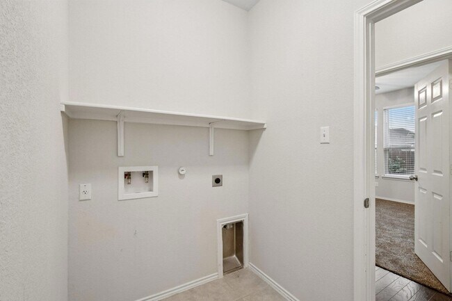 Building Photo - 212 La Dera Dr