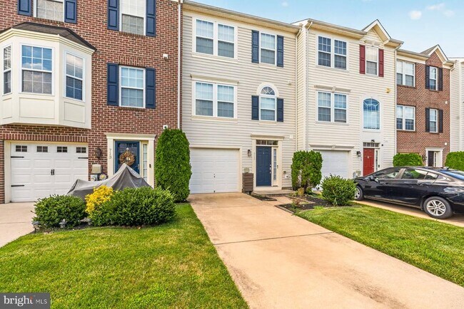 Building Photo - 711 Wineberry Way