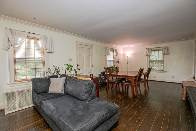 Building Photo - Beautiful 3-Bedroom, 2.5-Bath Home on a La...