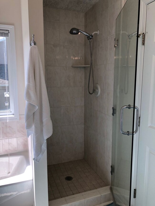 Building Photo - Rochester Executive Home