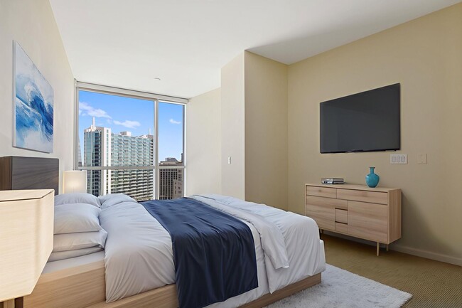 Building Photo - 10 Terminus Luxury 2 Bedroom Condo in Hear...