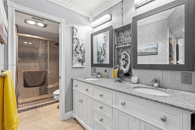 Building Photo - 2425 Presidential Way