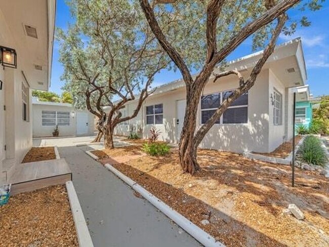 Building Photo - 320 Walnut St