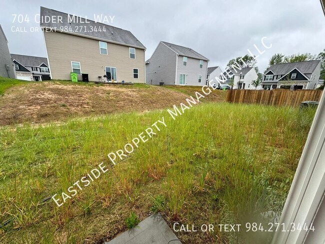 Building Photo - 704 Cider Ml Wy