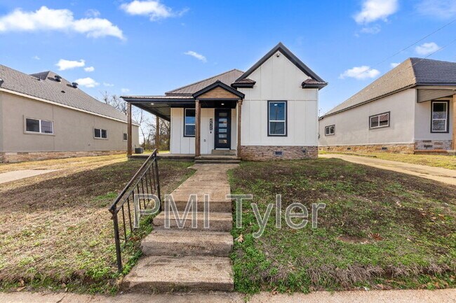 Building Photo - 1259 Bonham St