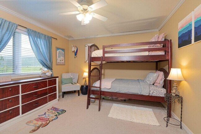 Building Photo - Beautiful home in Haven Heights