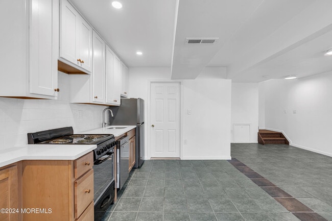 Building Photo - 509 8th Ave