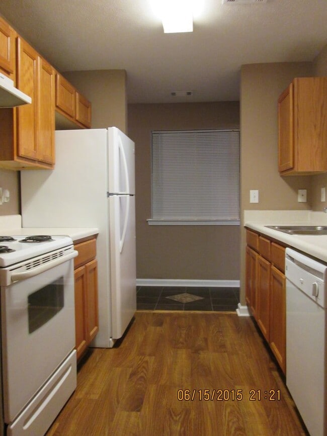 Building Photo - 6237A Dorsett Shoals