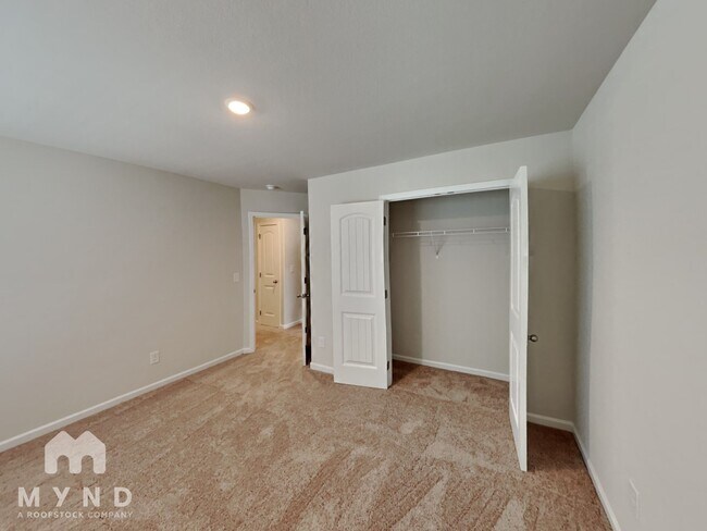 Building Photo - 265 Royal Mdw Dr