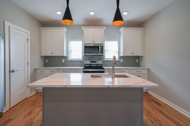 Building Photo - East Nashville Townhome
