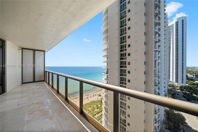 Building Photo - 16275 Collins Ave