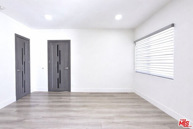 Building Photo - 11836 Rialto St